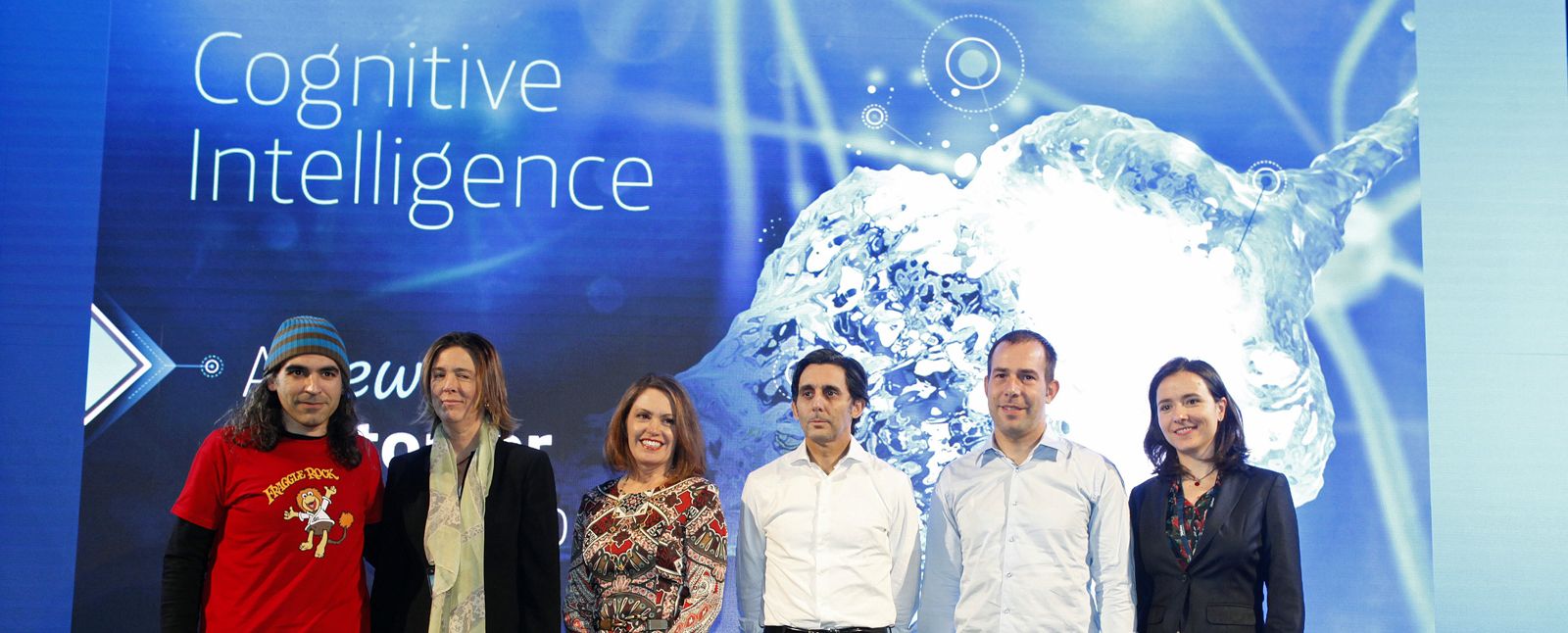 De izquierda a derecha: Chema Alonso, Chief Data Officer de Telefónica, Sofía Fernández de Mesa, directora de la Fundación ProFuturo, Peggy Johnson , vicepresidenta ejecutiva de Desarrollo de Negocio de Microsoft, José María Álvarez-Pallete, presidente ejecutivo de Telefónica, Javier Oliván, vicepresidente de Desarrollo de Negocio de Facebook y Clara Palau, Especialista senior, Unidad Innovación UNICEF. © Telefónica.