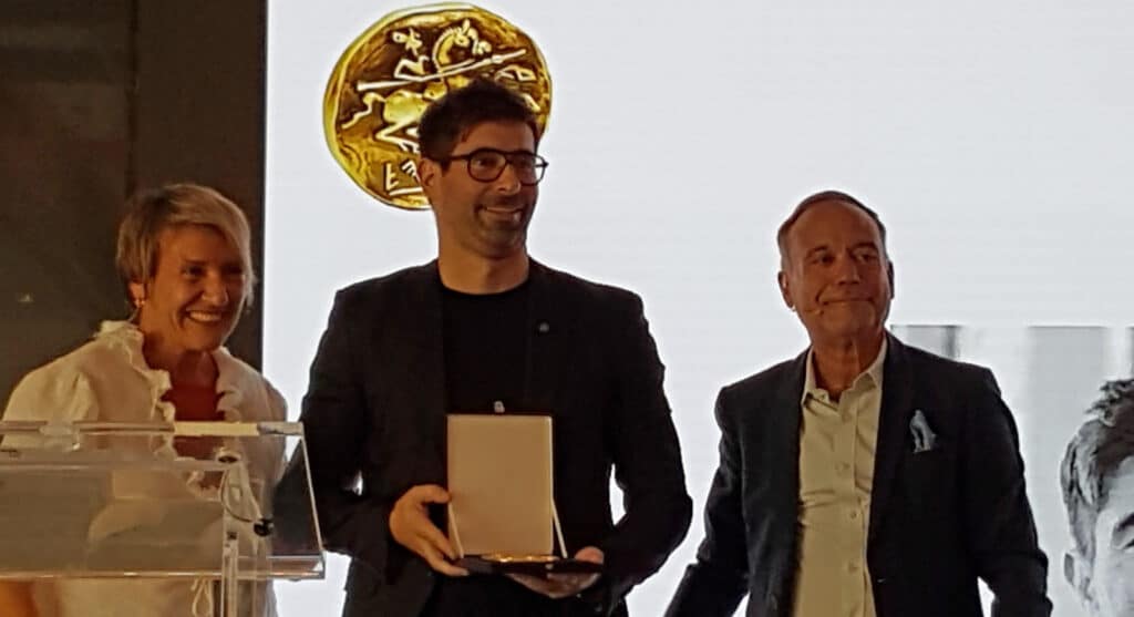 Victor Gutiérrez de Tena_Premio Eficacia Sub 41 2014 del Club de Jurados de los Premios Eficacia