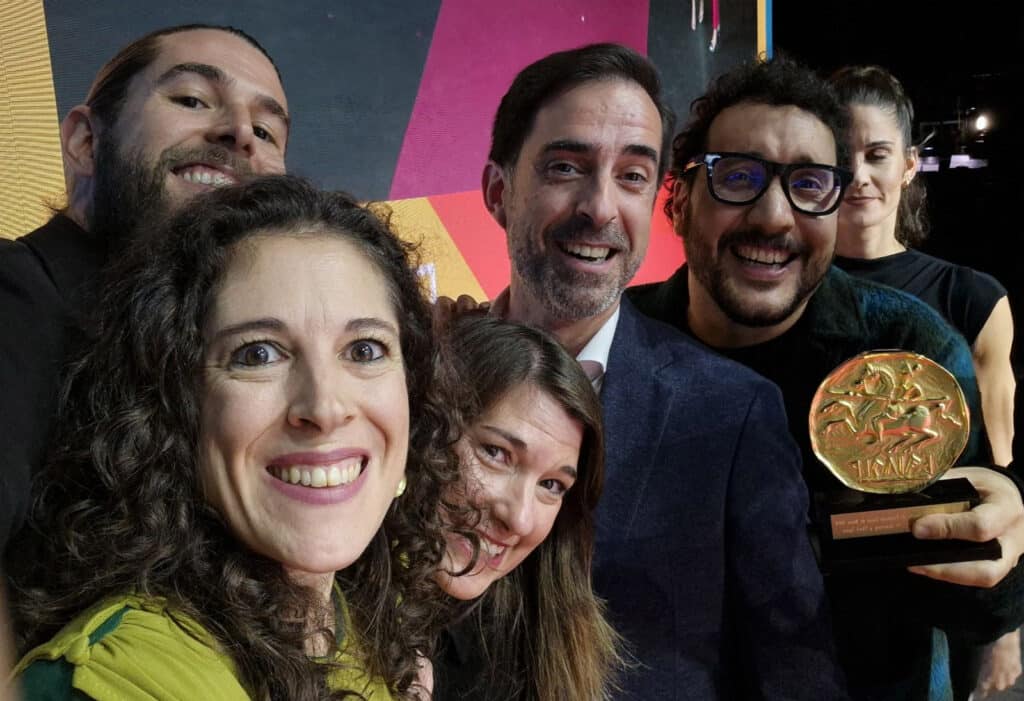 Premios Eficacia 2024_Samsung oro_escenario