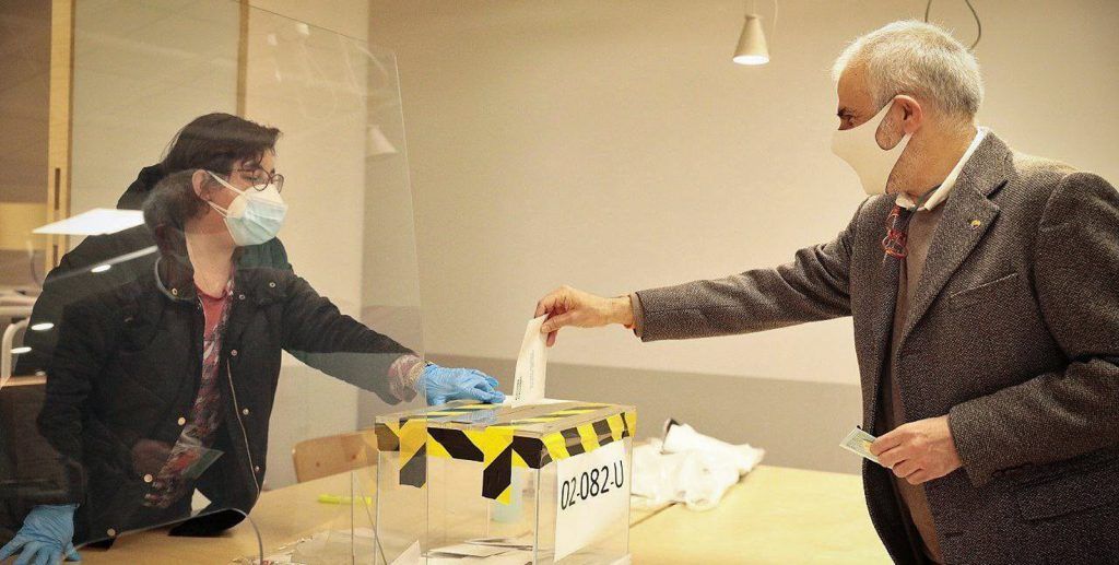 Carlos Carrizosa vota elecciones catalanas 2021_01