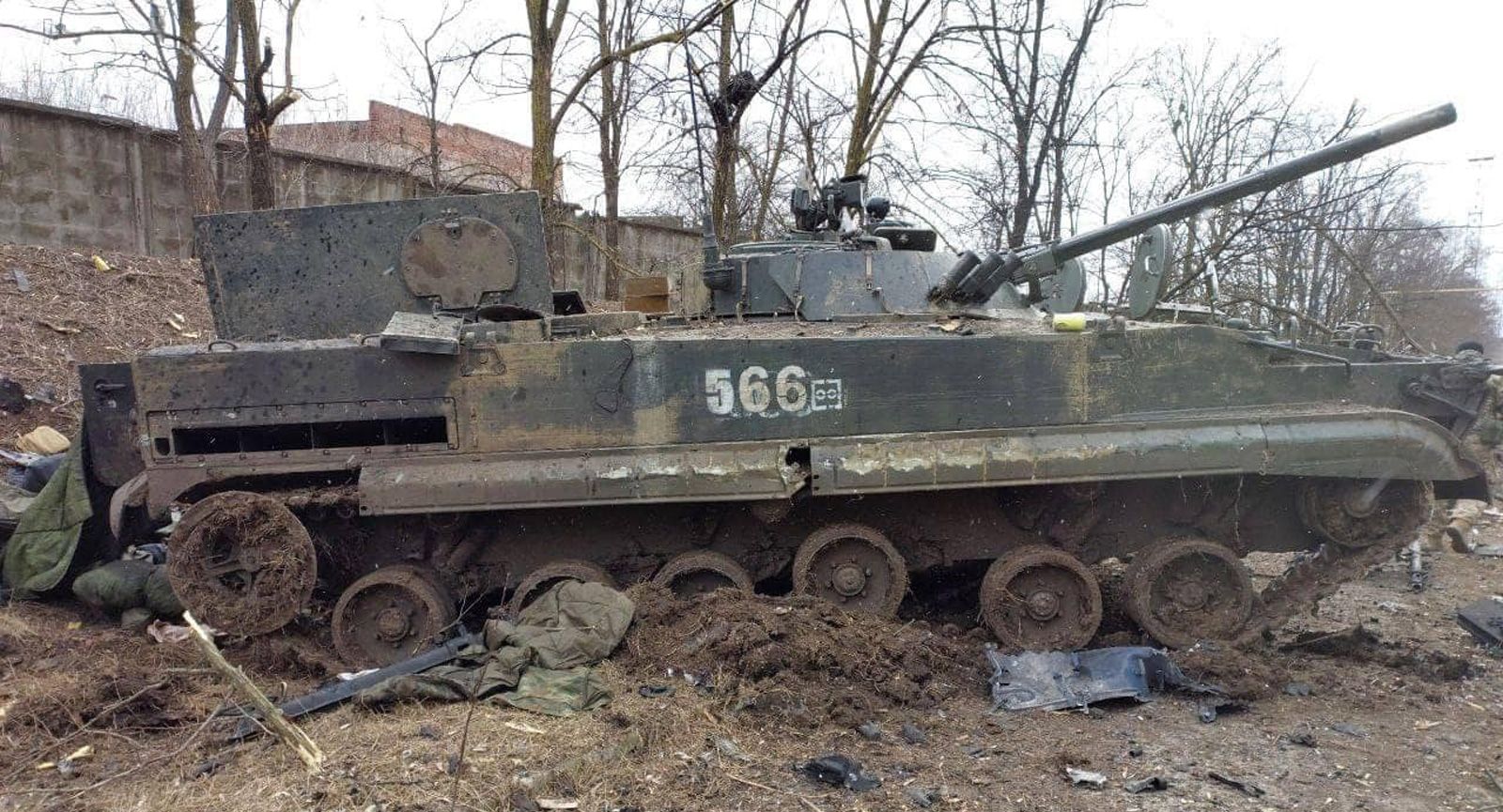 Destruction_of_Russian_tanks_by_Ukrainian_troops_in_Mariupol_colgar