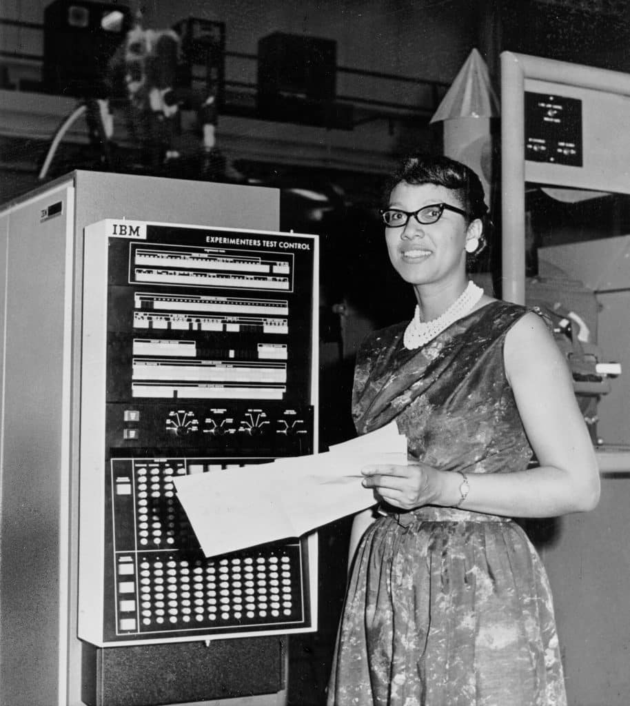 Melba_Roy_-_Female_Computer_programmer_NASA_1967_colgar