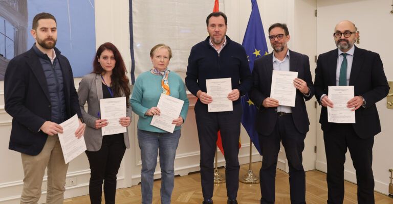Huelga ferroviaria desconvocada.- El Ministerio de Transportes invertirá €1.800 millones más en mantenimiento y se reforzarán plantillas con 3.650 nuevos empleados